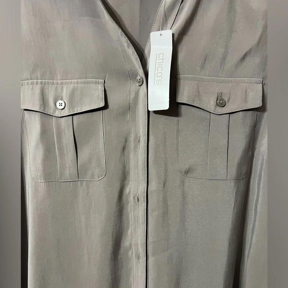 NWT CHICO’S Sofia Silky chic button down blouse - Size 1/Medium - Picture 3 of 8